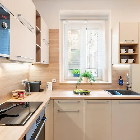 Appartement Days - One Bedroom With Workspace And Netflix Prague