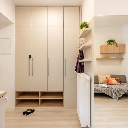Days - One Bedroom With Workspace And Netflix